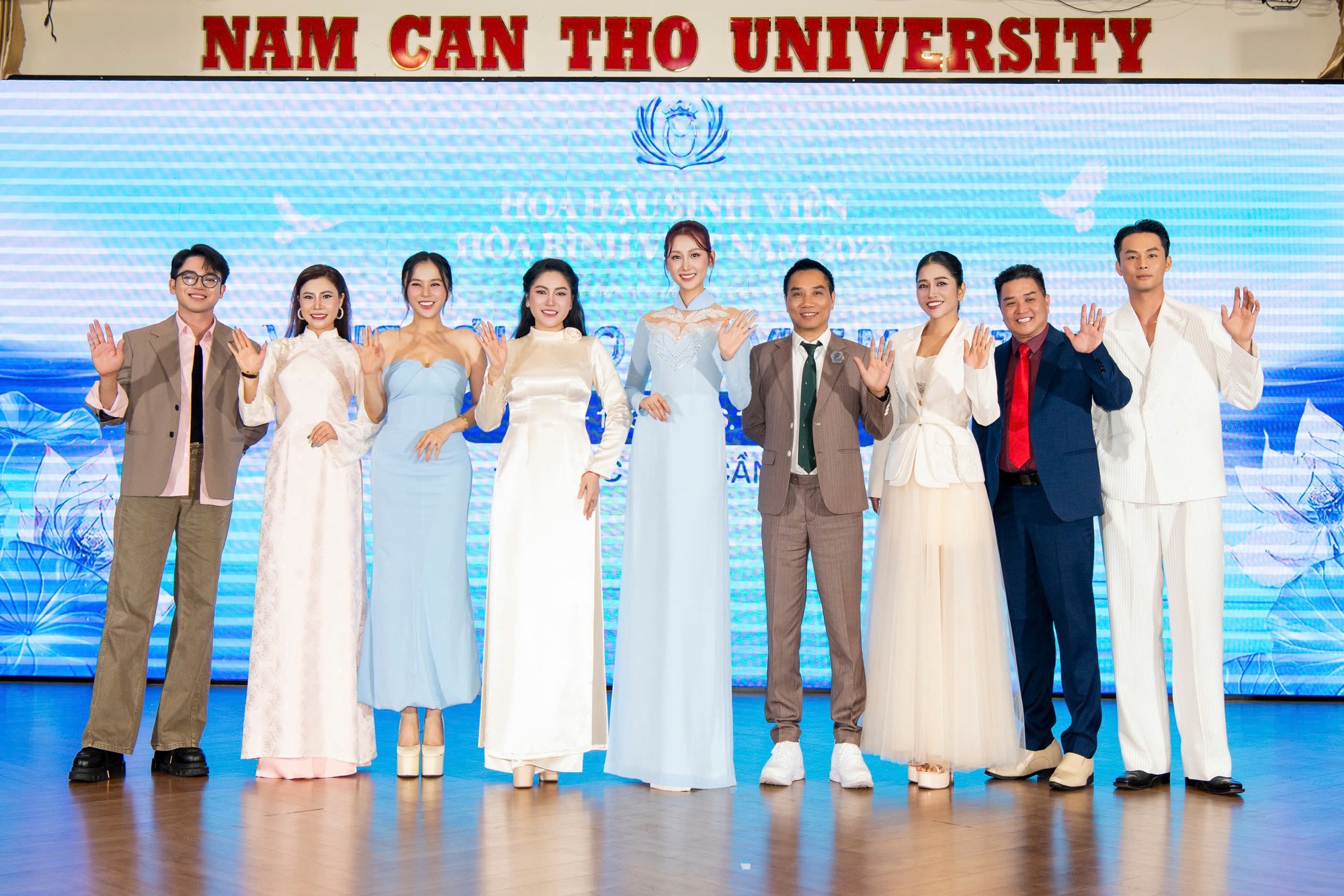 Ban giám khảo casting khu vực miền Tây Ban giám khảo vòng sơ khảo