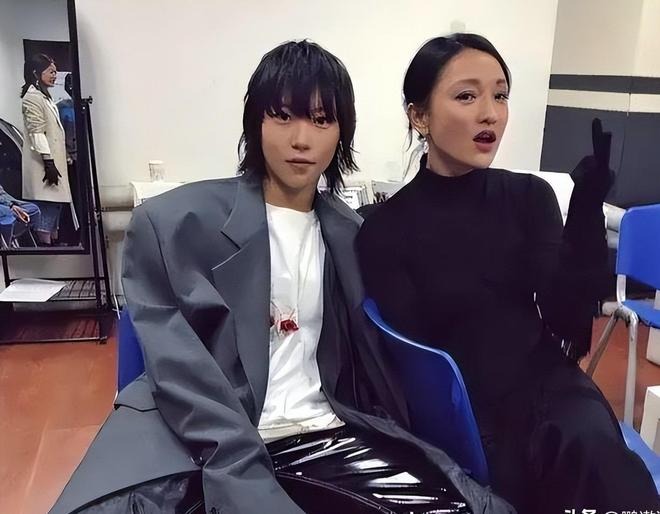 Đậu Tĩnh Đồng và Châu Tấn từng vướng nghi vấn hẹn hò đồng giới Mối quan hệ được giới truyền thông quan tâm của Đậu Tĩnh Đồng