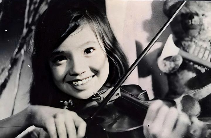 NSND Lan Hương 'Em bé Hà Nội': Cãi mẹ theo nghệ thuật, U70 viên mãn bên chồng- Ảnh 1. NSND Lan Hương trở thành biểu tượng phim Em bé Hà Nội