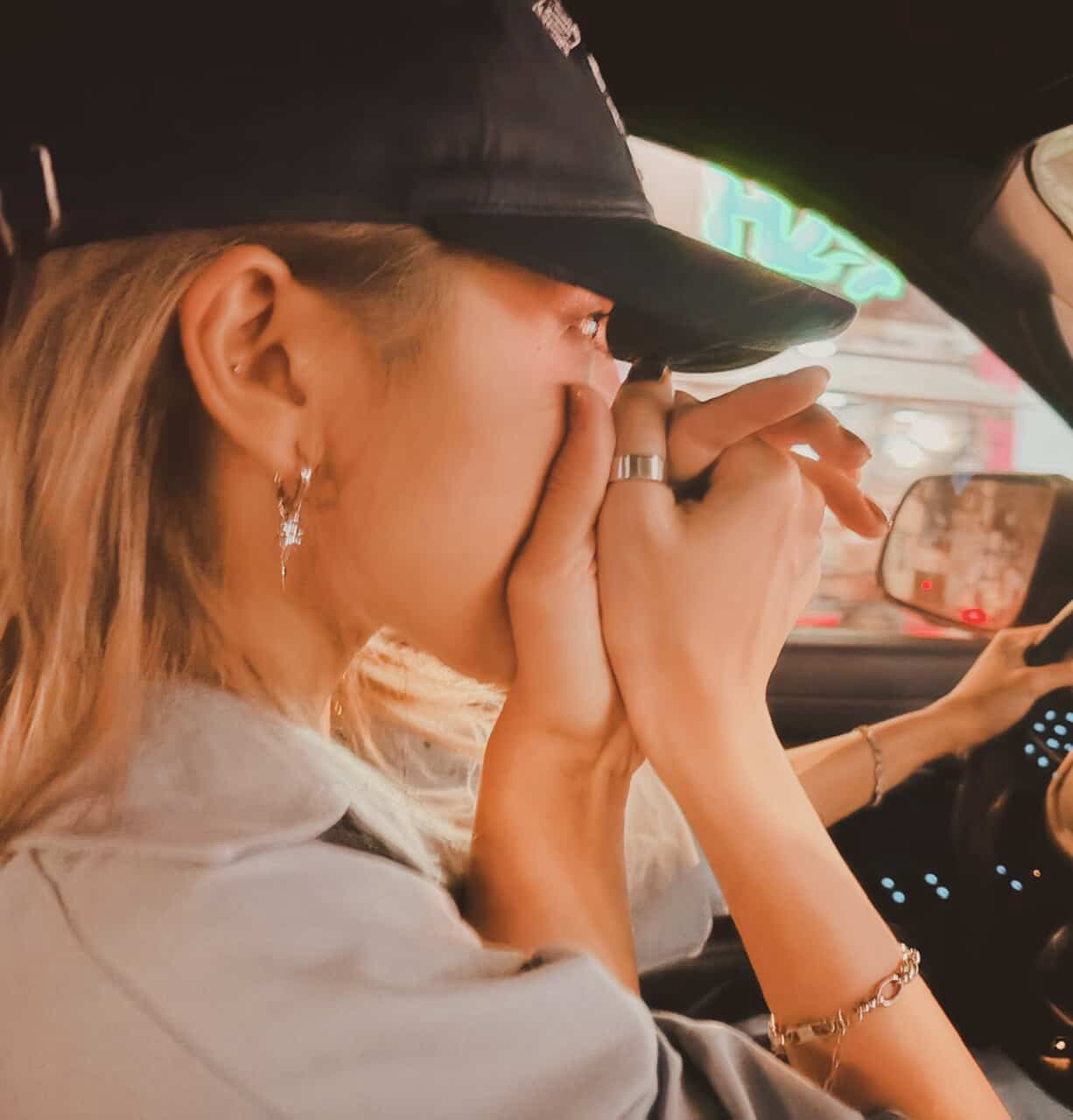 Đồng Ánh Quỳnh và Kim Tuyến liên tục gây bàn tán vì những khoảnh khắc tình tứ Đồng Ánh Quỳnh và Kim Tuyến thân thiết, gây nghi vấn tình cảm