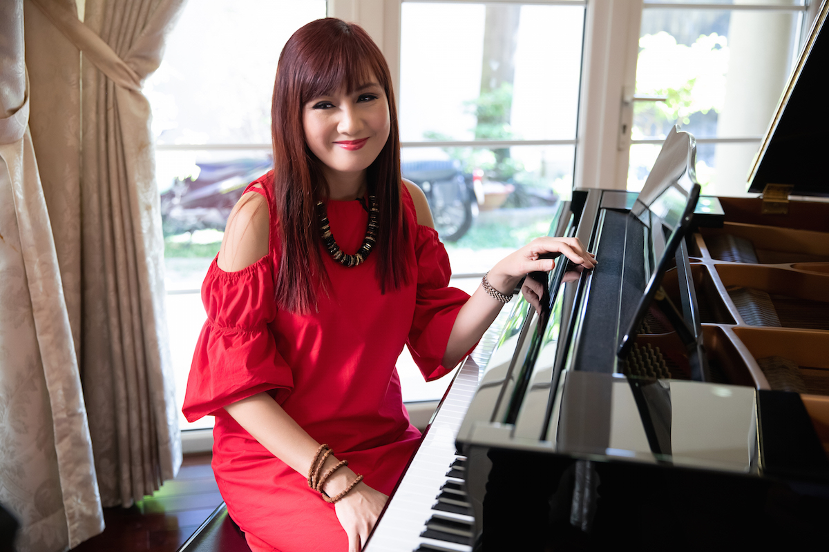 Nữ diễn viên ở biệt thự 800m2 TP. HCM: Hủy hôn sát ngày cưới, tai nạn “nát mặt” vẫn được đại gia theo đuổi- Ảnh 2. Nhan sắc trẻ trung của Hiền Mai ở tuổi U60