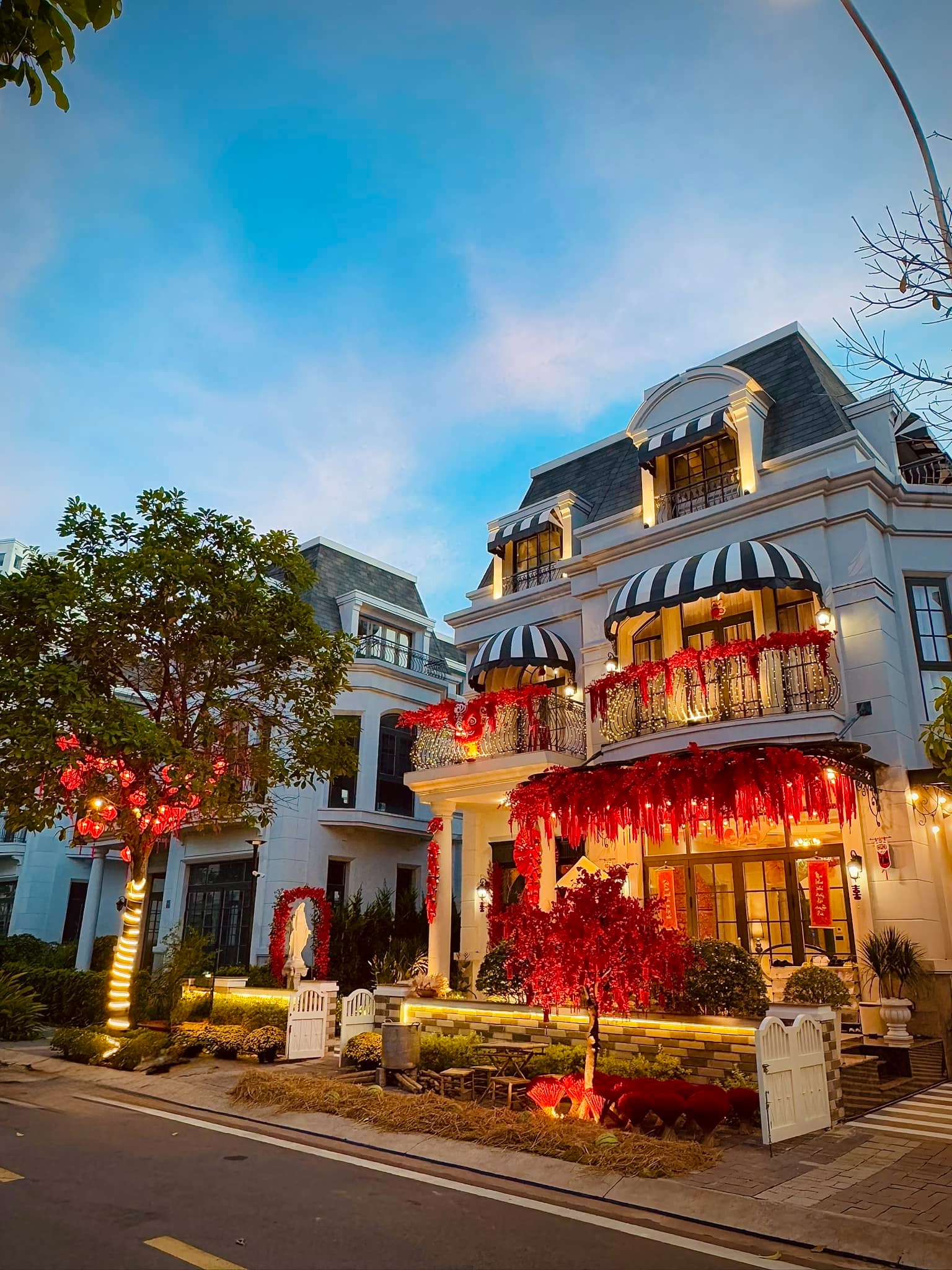 Đoàn Di Băng tiêu tiền ác- Ảnh 13. Trang trí biệt thự xa hoa