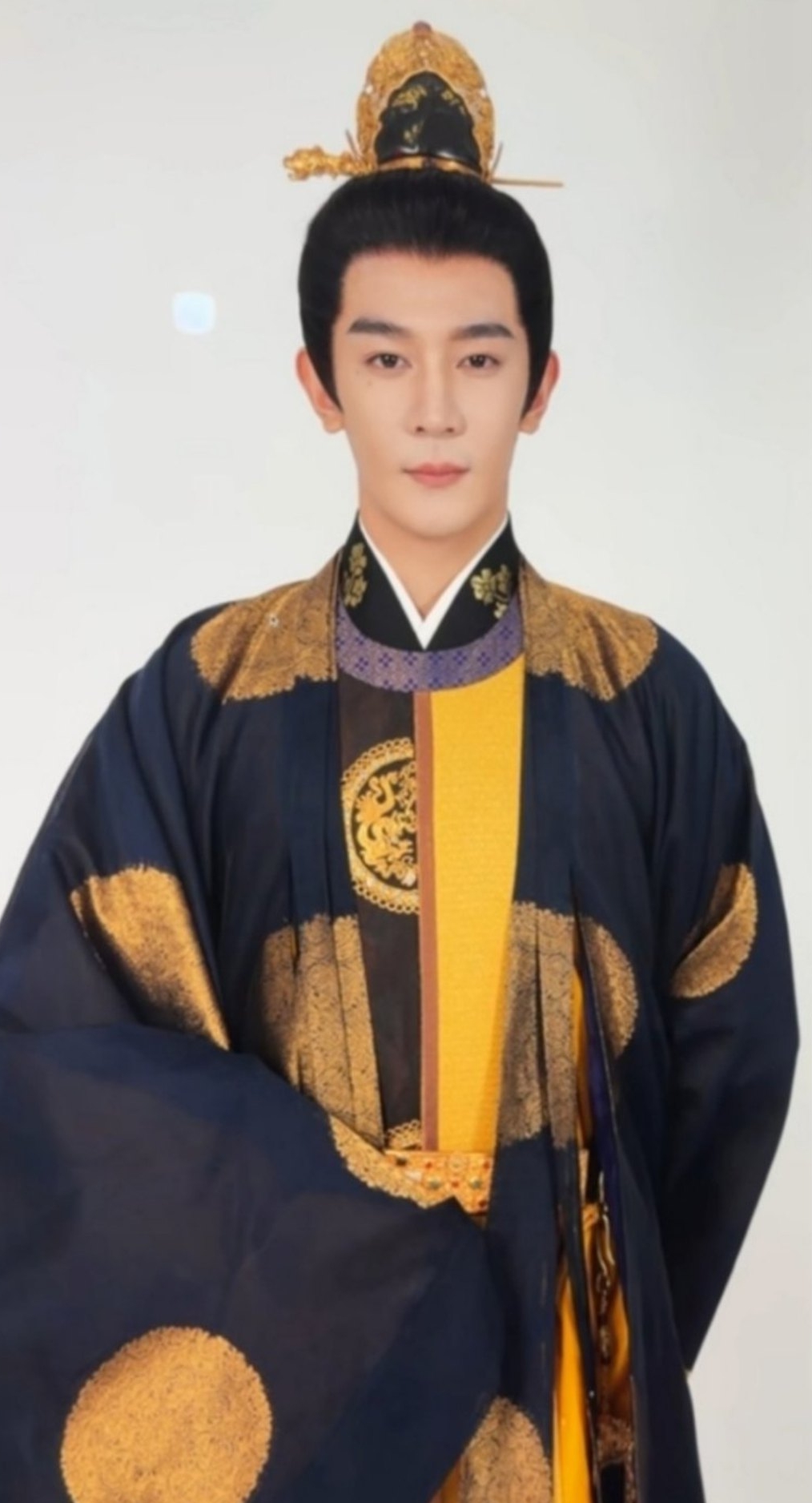 Tạo hình Hạ Chi Quang bị ví như đạo sĩ, thầy cúng Tạo hình giống đạo sĩ