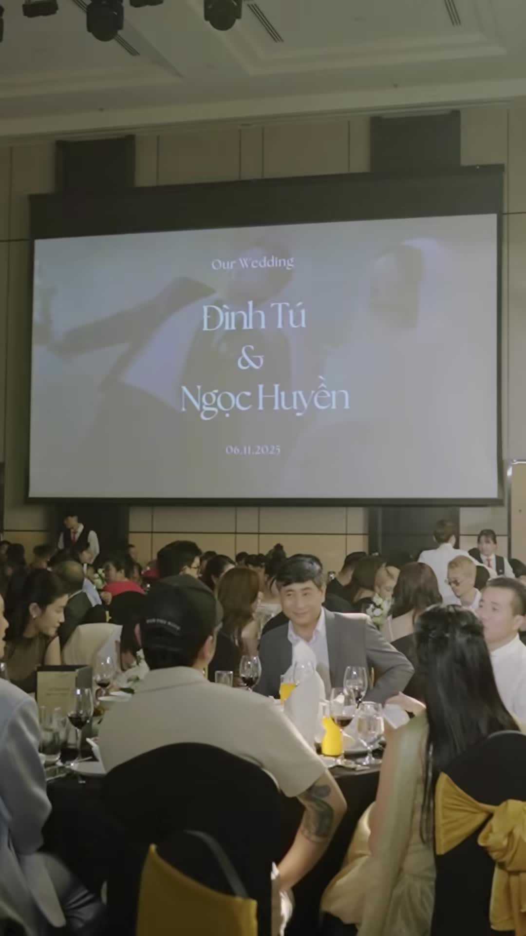 Việt Anh và Quỳnh Nga cùng nhau tới ăn cưới Đình Tú - Ngọc Huyền Diễn viên Việt Anh và Quỳnh Nga cùng nhau tới ăn cưới Đình Tú - Ngọc Huyền