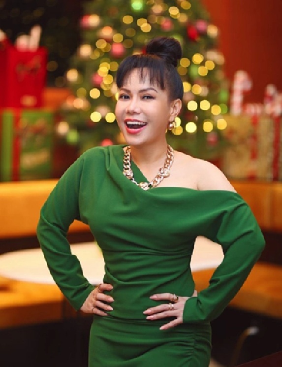 Việt Hương trên sân khấu Nữ diễn viên Việt Hương trên sân khấu kịch