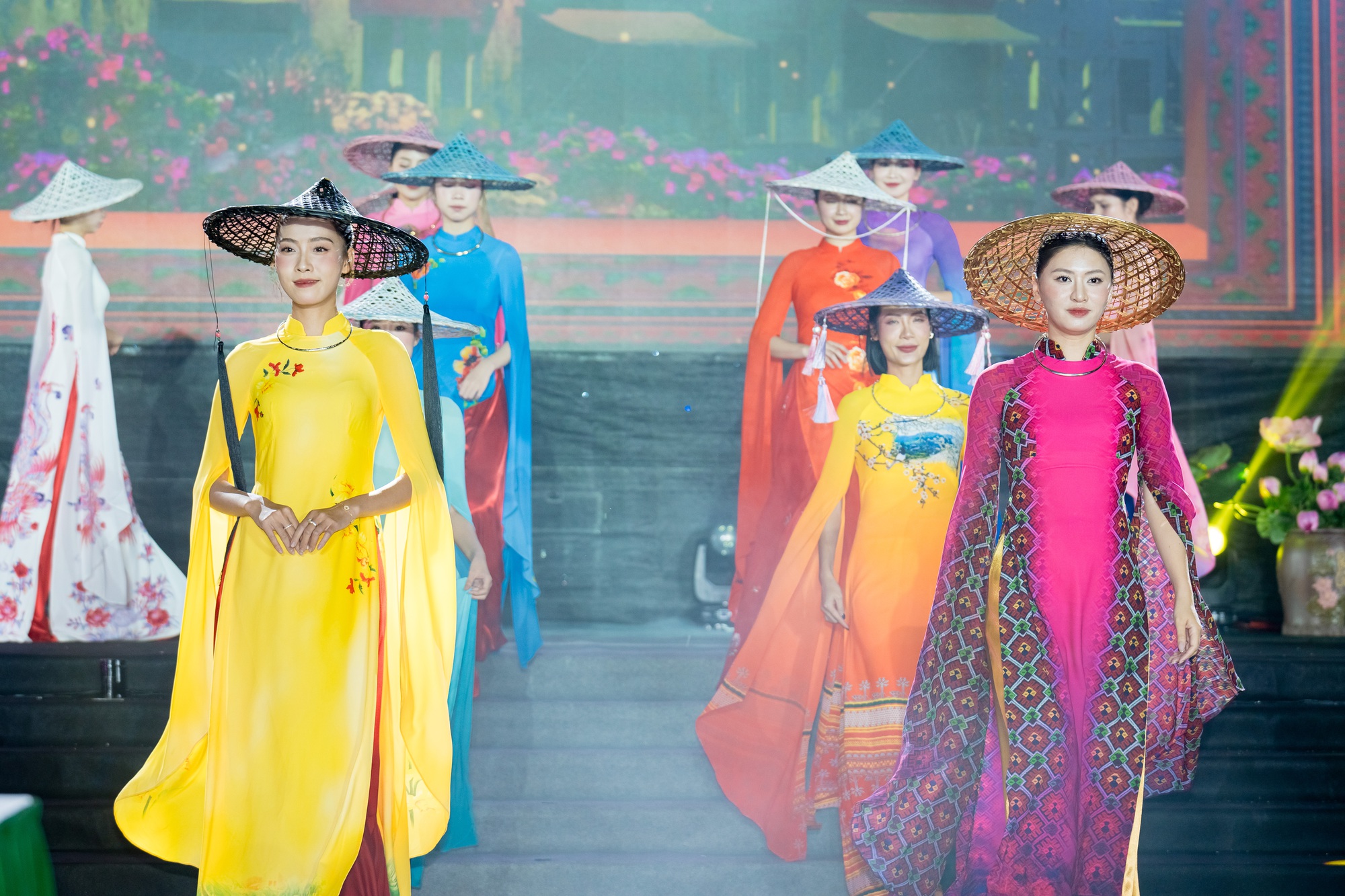 NTK Vũ Thảo Giang hướng tới quốc tế hóa áo dài Việt