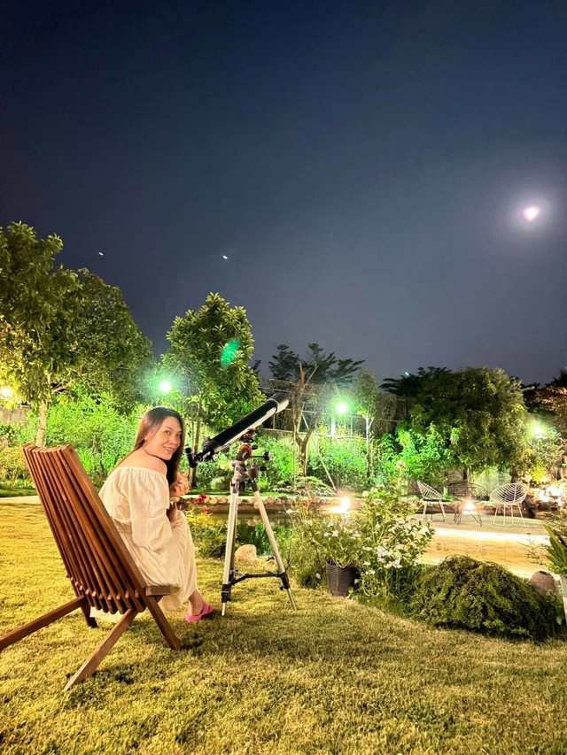 Hé lộ nhà riêng của Mỹ Tâm- Ảnh 8. Kính thiên văn trong khuôn viên nhà