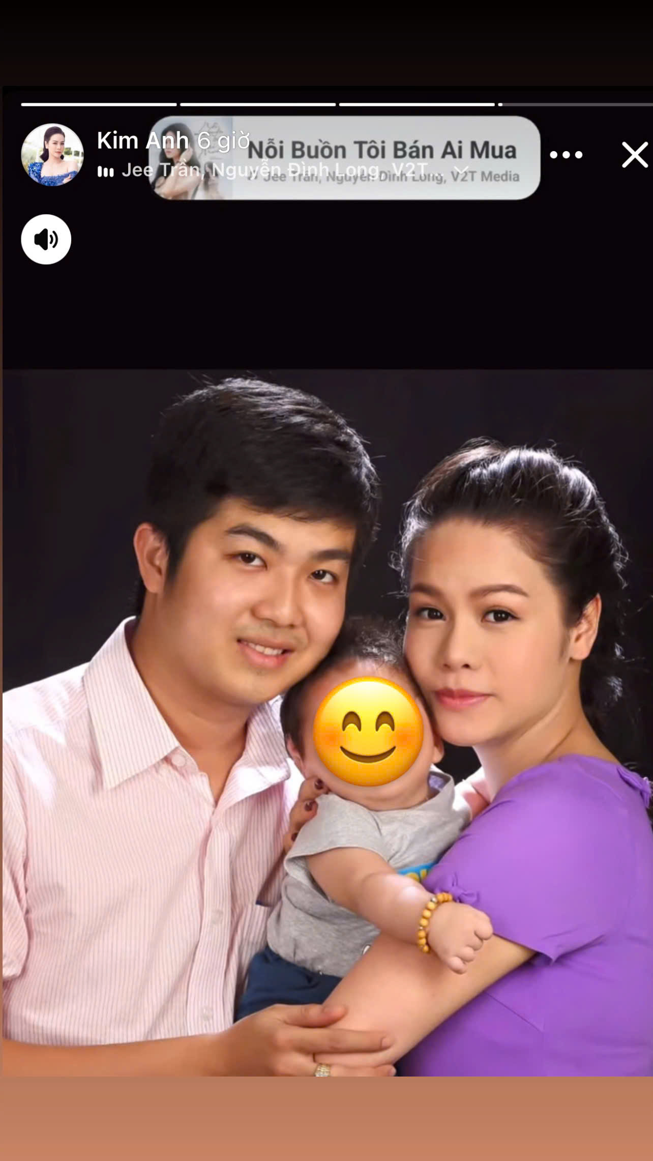 Trên trang cá nhân, nữ diễn viên sinh năm 1985 chia sẻ hình ảnh tình tứ trong quá khứ bên chồng cũ