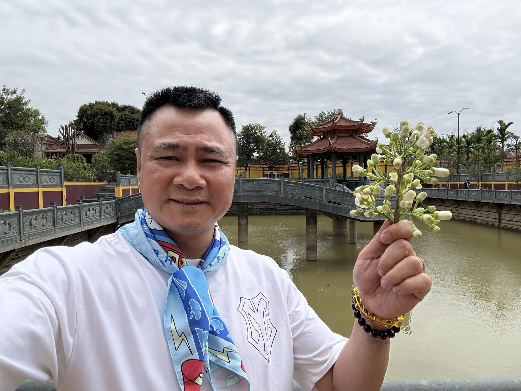 NSND Tự Long - Gương mặt gạo cội của làng hài và sân khấu chèo Việt Nam NSND Tự Long trên sân khấu chèo