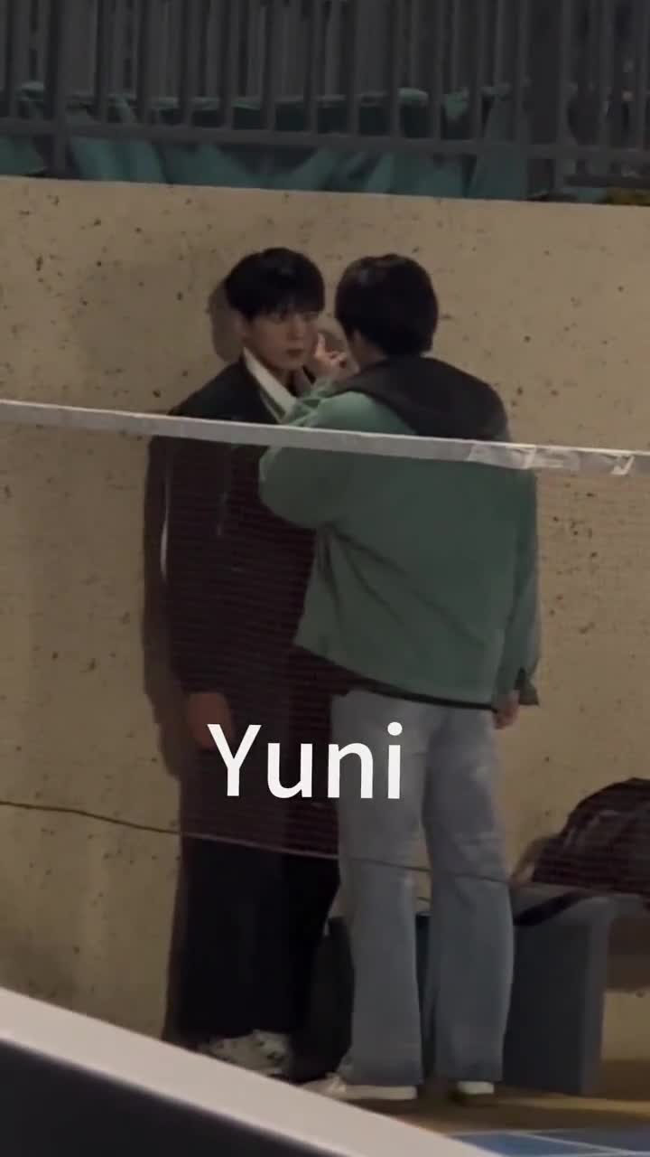 Cảnh Vương Niên Tương Thành bị đấm thật trên phim trường