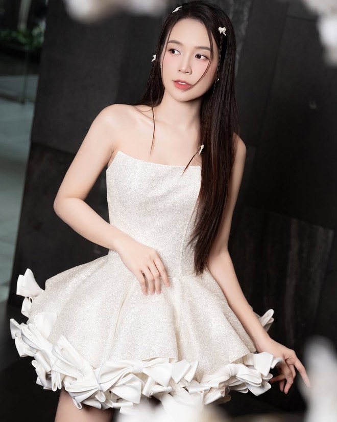 Sam khoe style trang điểm ấn tượng Phong cách makeup nhấn mắt với lớp nhũ bạc