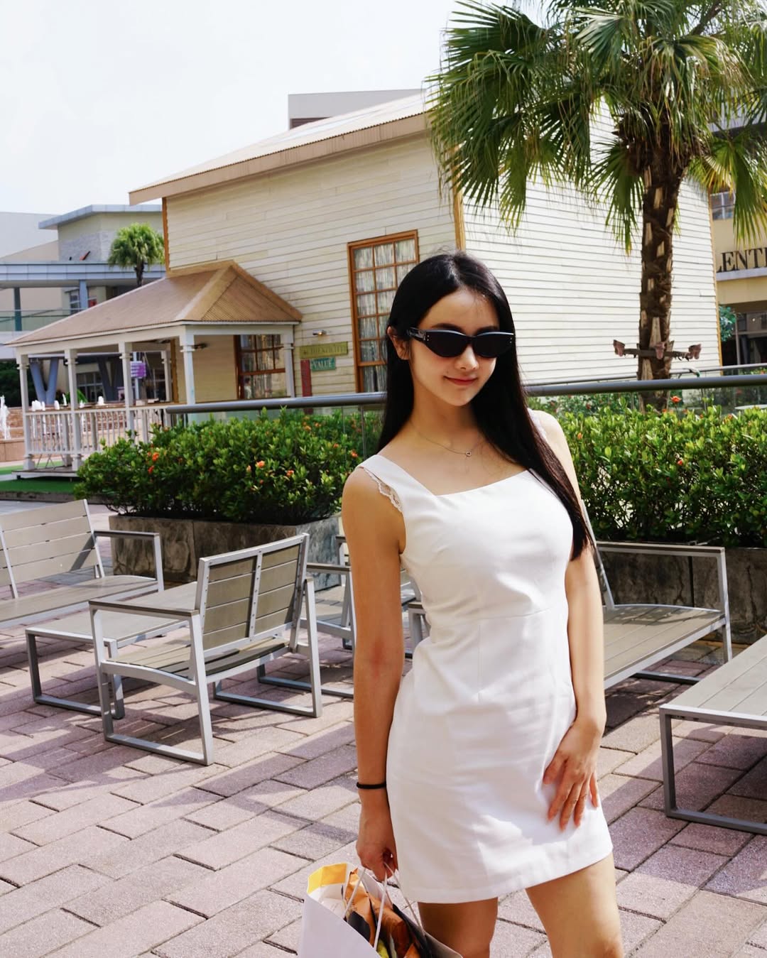 Nhan sắc xinh đẹp của vợ nam ca sĩ