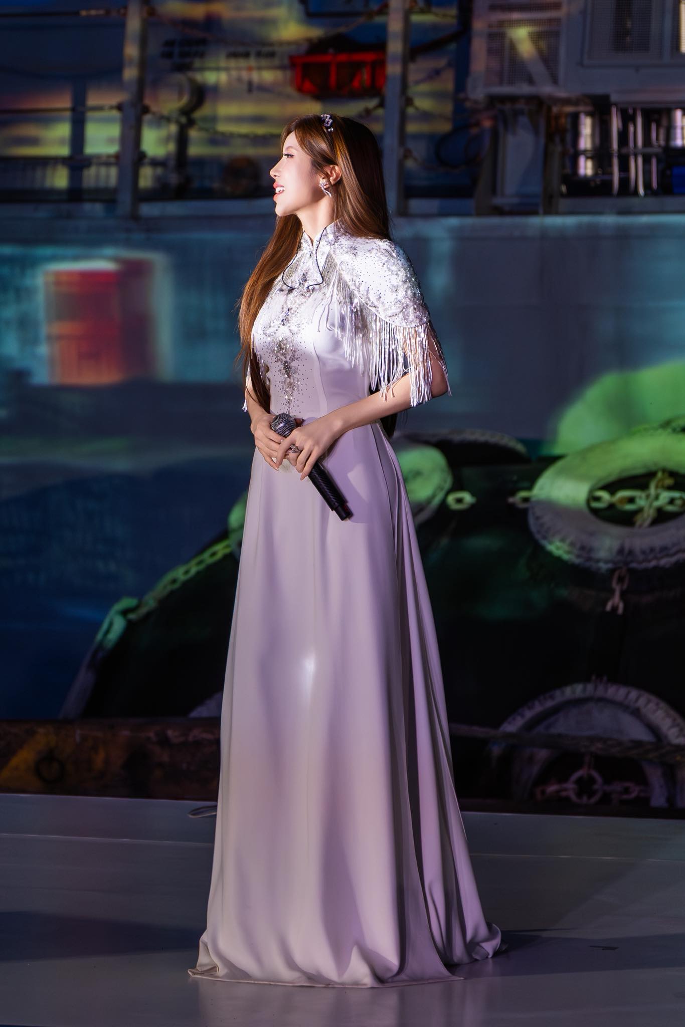 Trang Pháp với nền tảng gia đình đa văn hóa Trang Pháp tiếp xúc nhiều nền văn hóa từ gia đình