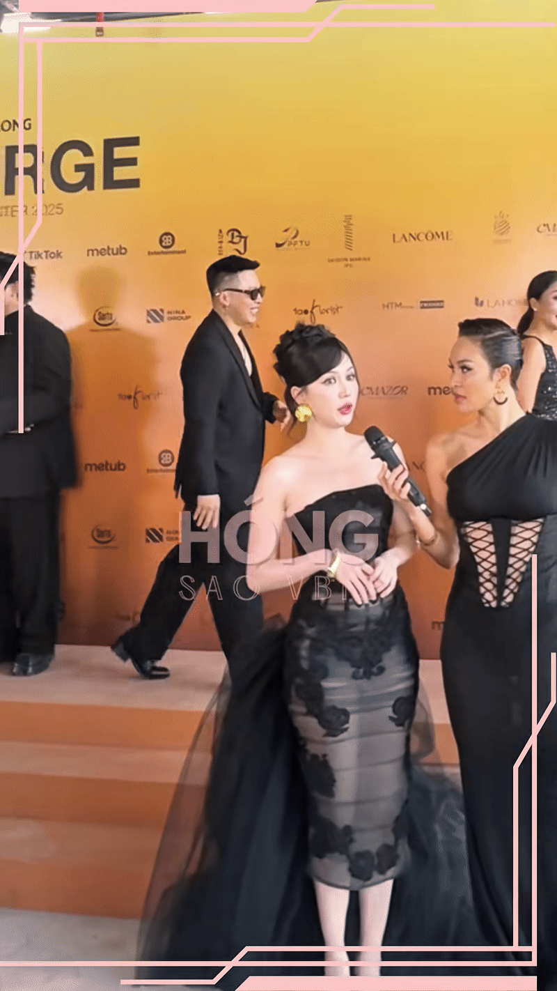 Khoảnh khắc lướt qua nhau của Vũ Khắc Tiệp và Ngọc Trinh