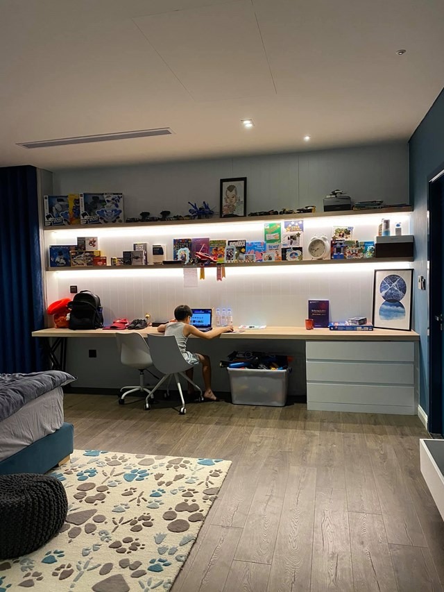 Phòng riêng của bé Subeo Phòng bé Subeo rộng rãi, nhiều đồ chơi