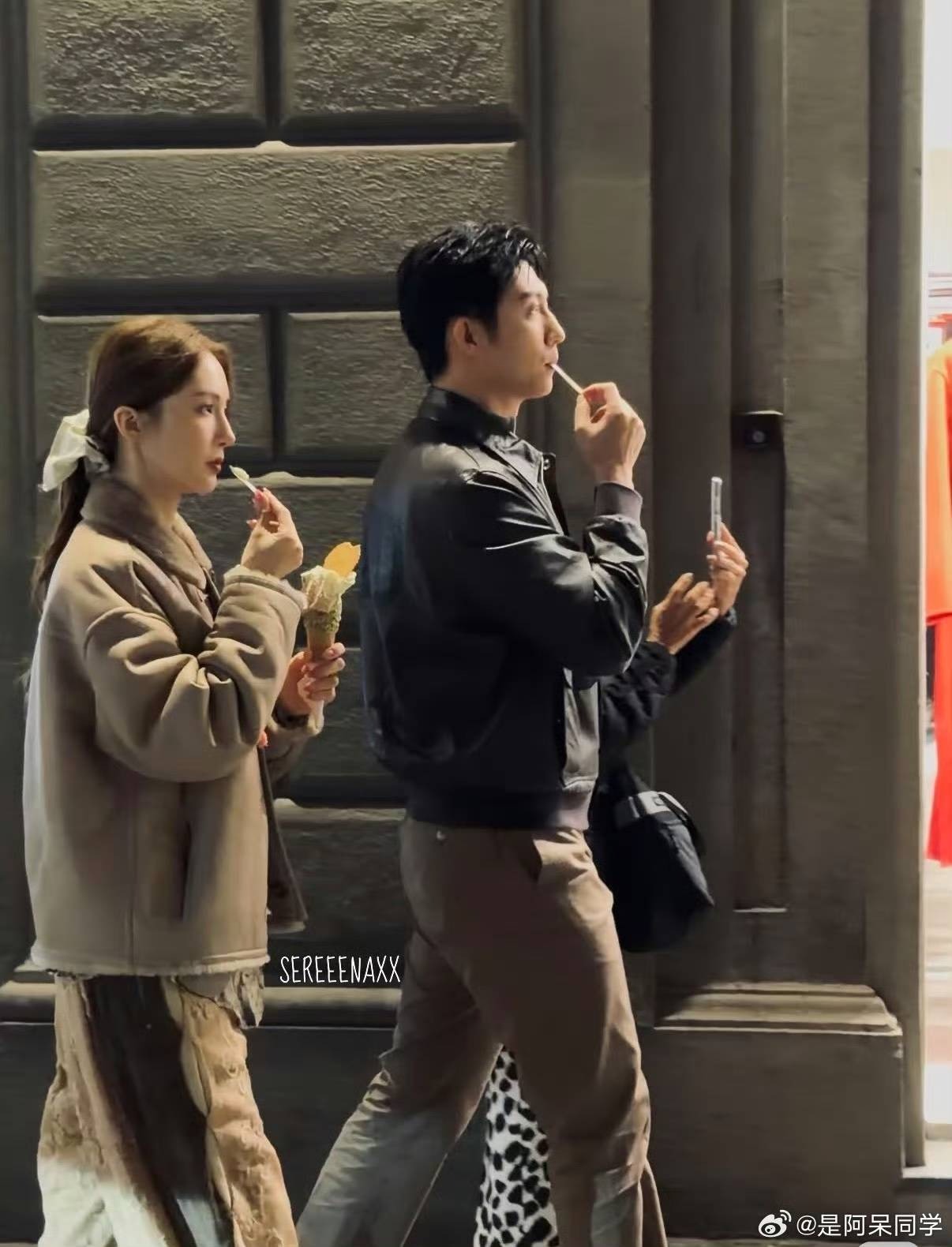 Mỹ nam lộ clip hẹn hò ở Phú Quốc thay bồ, lần này cặp kè Hoa khôi đẹp nhất trường múa?- Ảnh 7. Cặp sao có hành động quan tâm thân thiết trên mức đồng nghiệp