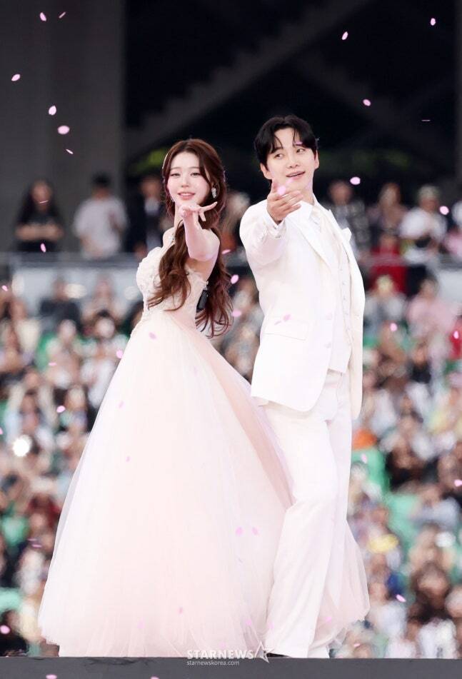 Visual đẹp mê hoặc lòng người Hình ảnh sắc nét của công chúa Kpop trên thảm đỏ