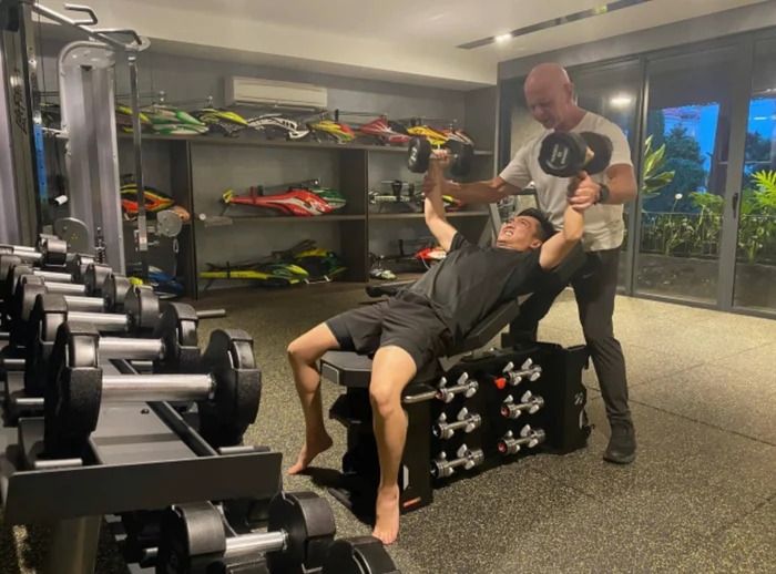 Phòng tập gym hiện đại Phòng gym với nhiều thiết bị chuyên dụng