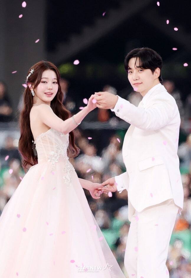 Diện mạo quyến rũ trong lần xuất hiện mới nhất Thần thái tự tin, trưởng thành hơn của Jang Wonyoung