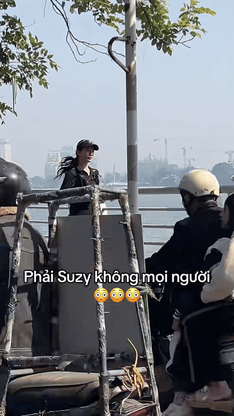 Suzy xinh đẹp nổi bật khi quay phim