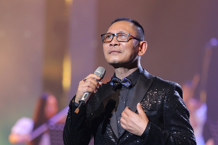 NSND Đức Long sống độc thân ở tuổi 65 Chân dung NSND Đức Long hiện nay