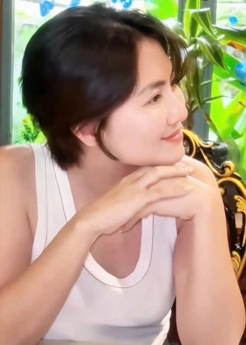 Ngọc Lan mặc trang phục unisex, tóc tém