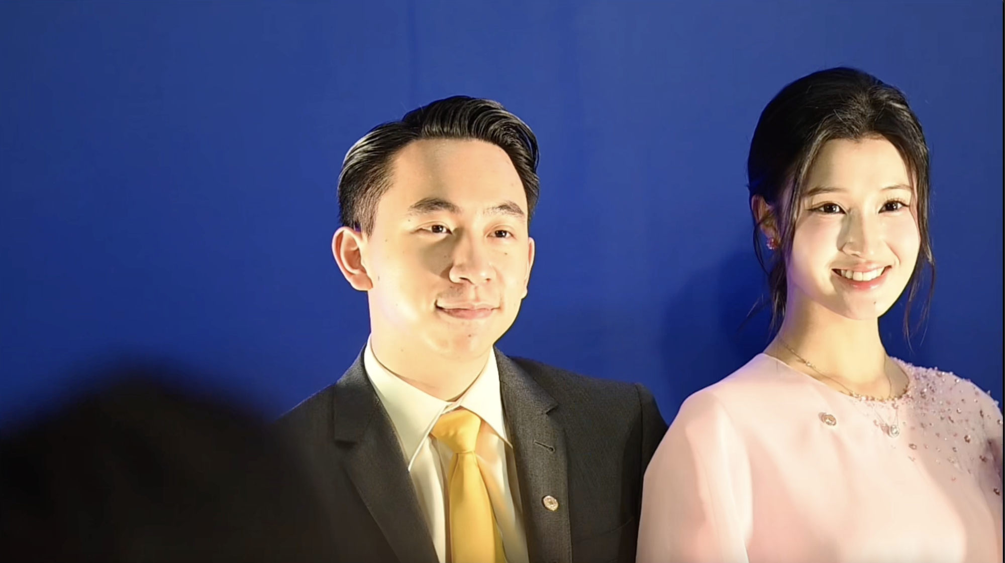 Phương Nhi đẹp 'không góc chết', thái độ của chồng thiếu gia cho vợ gây chú ý - Ảnh 4. Phương Nhi và Minh Hoàng cực đẹp đôi trong khung ảnh chung